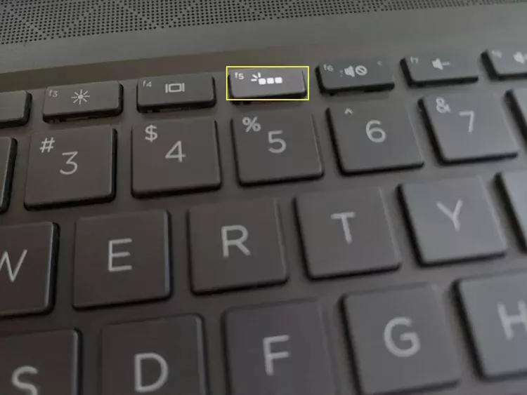 کلید نور کیبورد در لپ تاپ